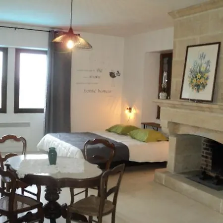 Oda ve Kahvaltı La Maison Du Rocher