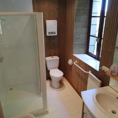 Oda ve Kahvaltı La Maison Du Rocher 3*