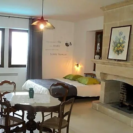 La Maison Du Rocher Bed & Breakfast
