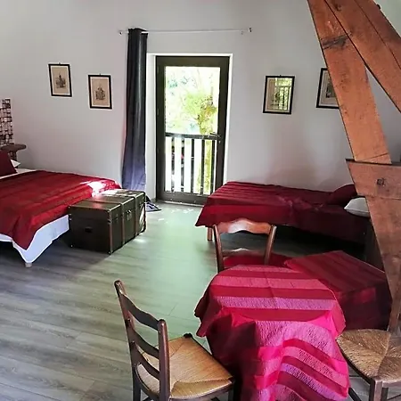 Bed & Breakfast La Maison Du Rocher 3*